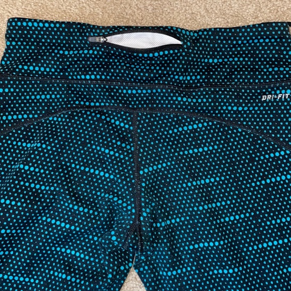 Nike Pro - Picture 3 of 3